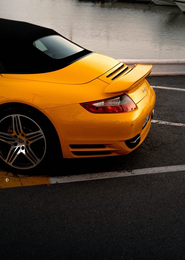 PORSCHE-Amarillo-Puerto Banus